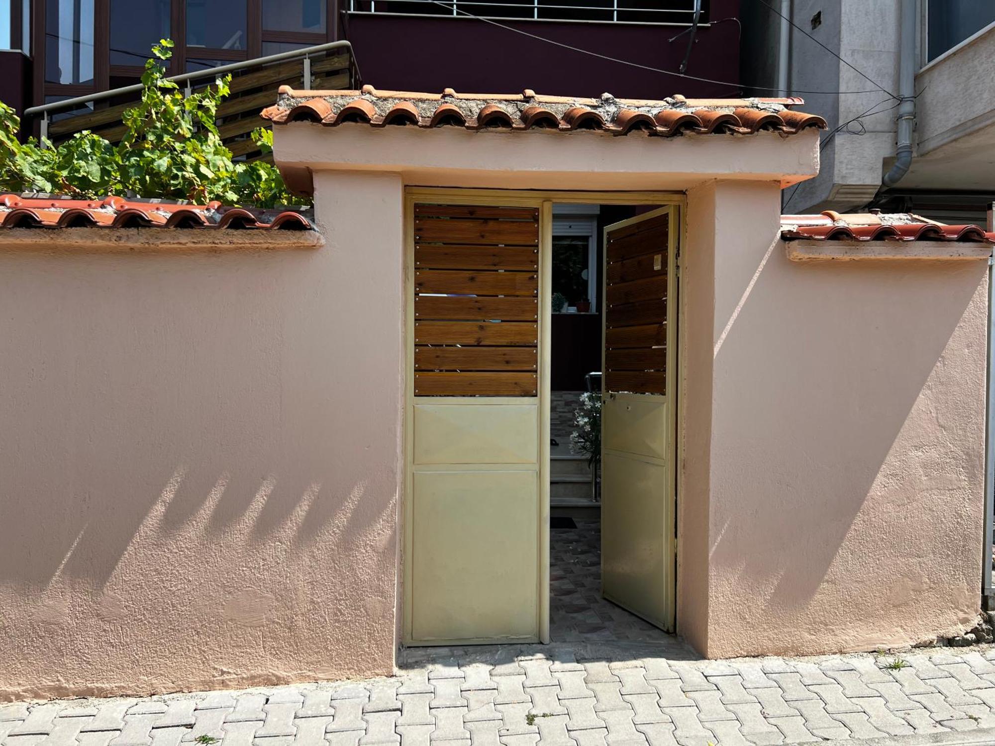 Retreat In The Centre Of Korce Apartment Exterior photo